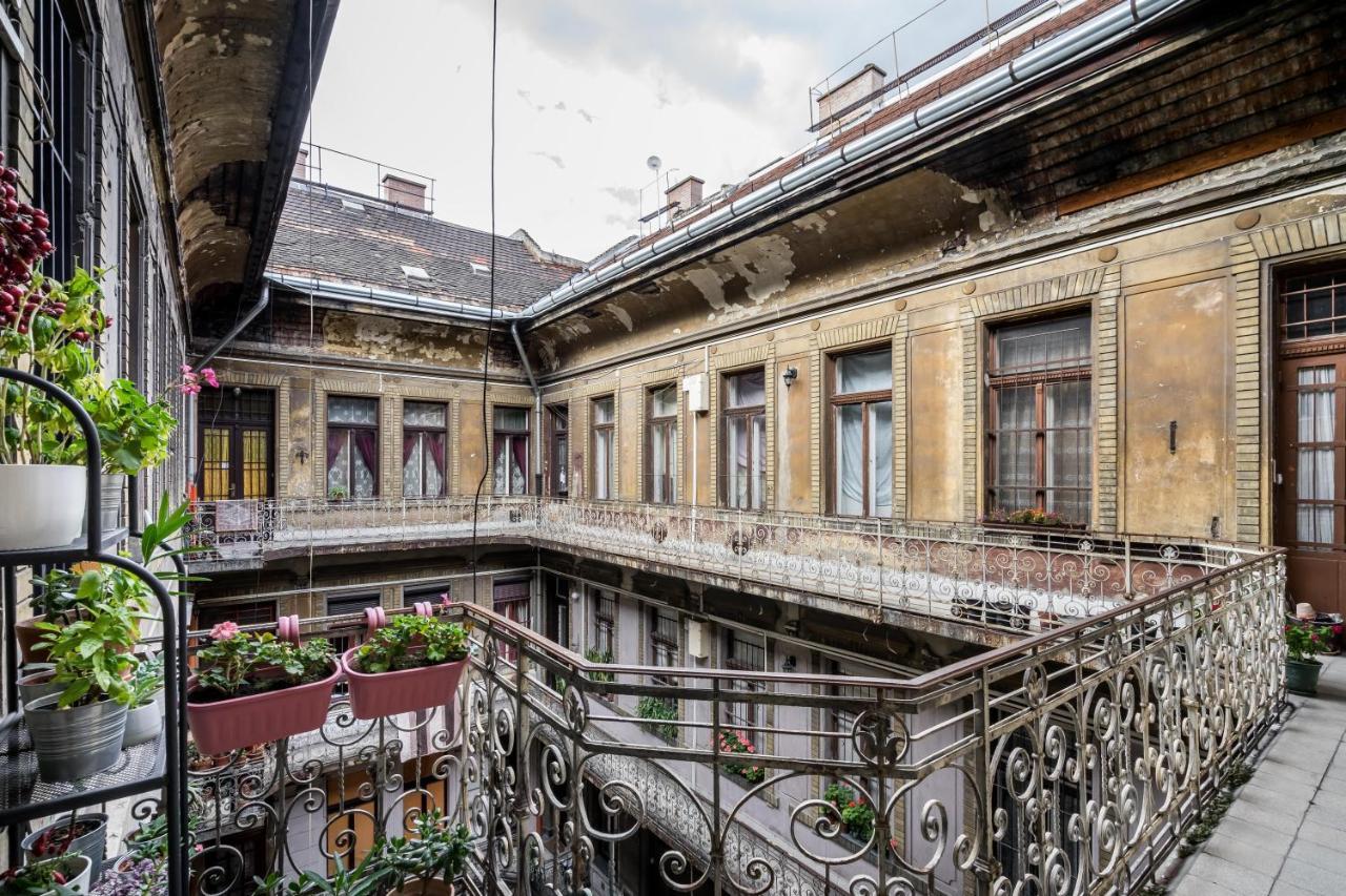 Bpr Delia'S Apartment Budapest Exteriör bild